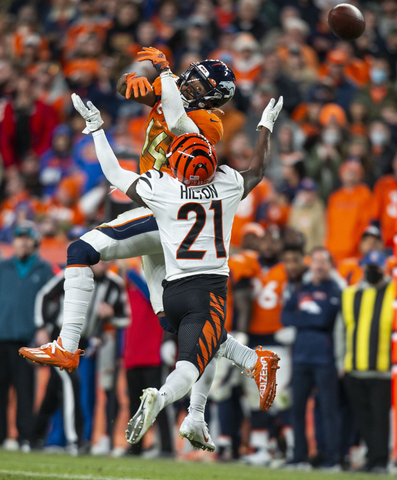 122021-s-dg-BroncosBengals24.JPG